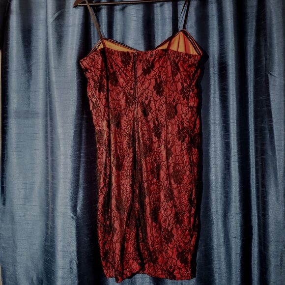 NWOT Torrid Red/Black Lace Bodycon Dress Sz. 2/18-20 Pinup/Sexy/Rockabilly/Goth - Picture 3 of 4